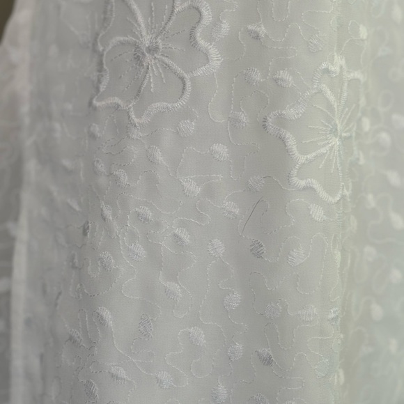 American glamour  Badgley Mischka white dress with V-Neckline - Picture 3 of 12